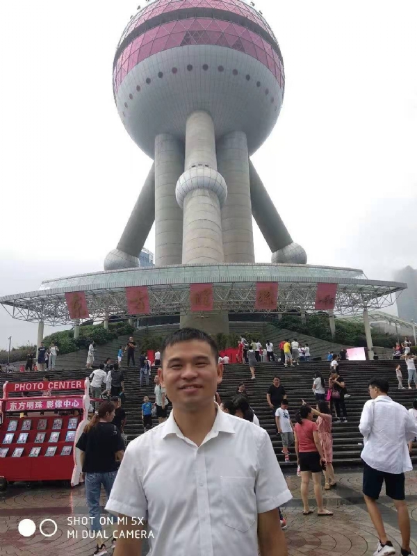 小猫吃老鼠的第一张照片--宁化相亲网